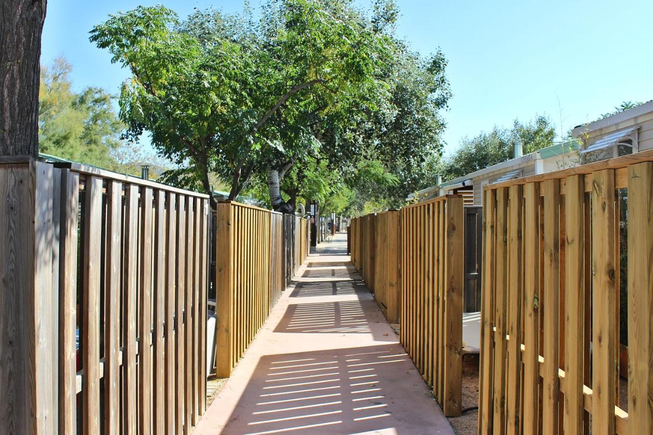 Camping Joncar Mar Roses Exterior photo